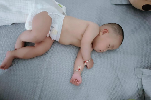 牡丹江几个月宝宝开始长牙